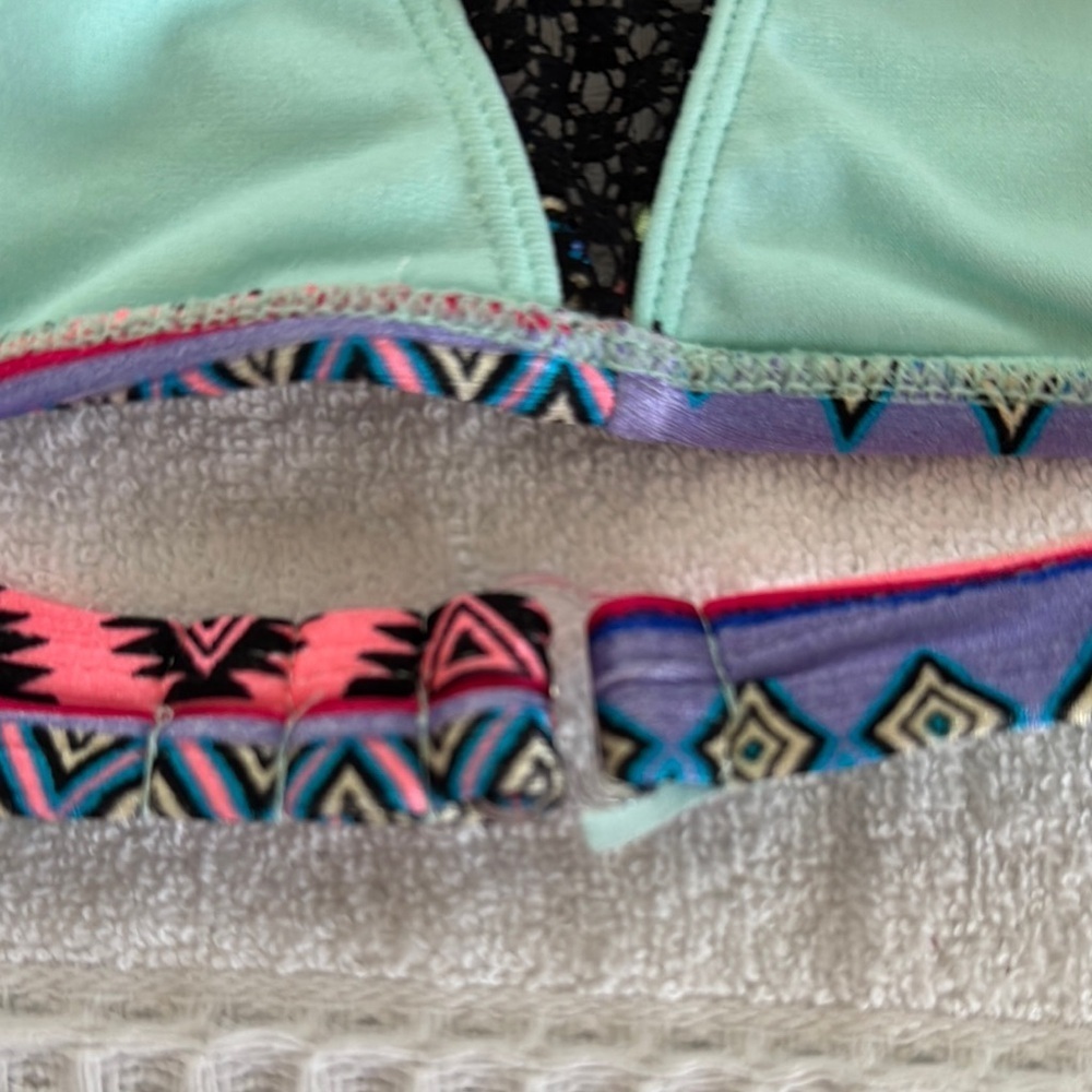 OP Multicolor Geometric Strappy Top - Picture 4 of 7